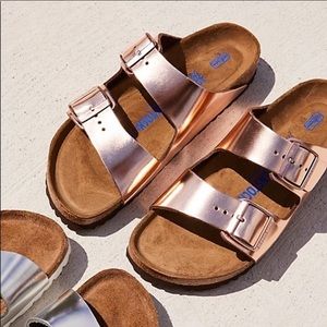 Arizona Birkenstock in Rose Gold